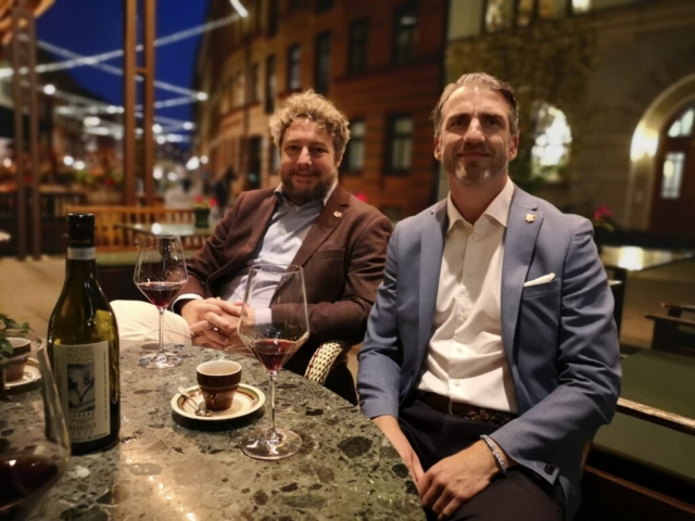 Herrar Lindberg och Petersson är desto gladare.